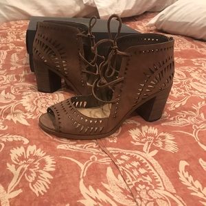 Vince Camuto Tarita block heel cut outs 10